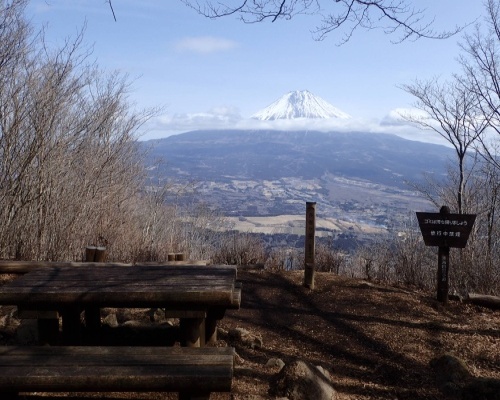 長者ヶ岳山頂　休憩には最適なスポット！